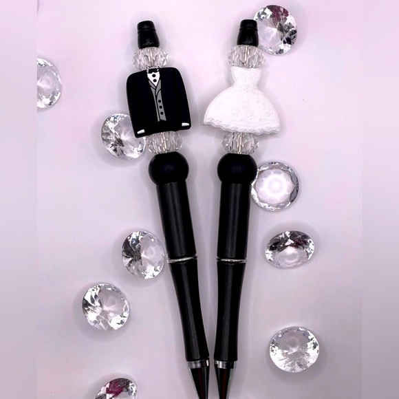 Wedding Bride Groom Pen Set. Use them to sign Wedding Guestbook, Gift for Bride - Picture 1 of 1